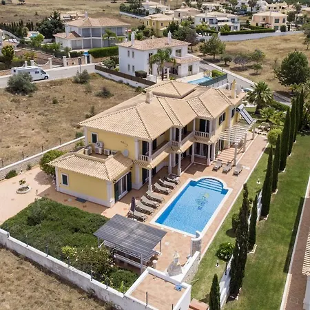Iris Villa