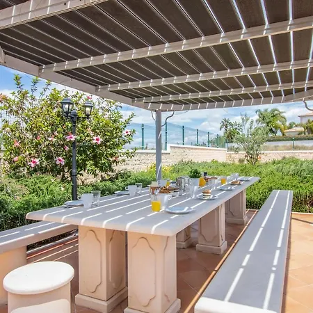 Villa Iris By Algarve Holidays Albufeira