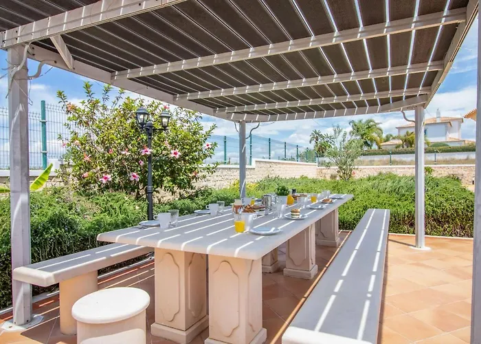 Villa Iris By Algarve Holidays Albufeira
